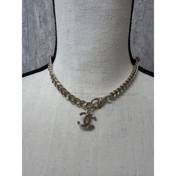 Chanel Gold-Tone Crystal Embellished Chain Necklace With CC Logo Pendant - Picture 3 of 11